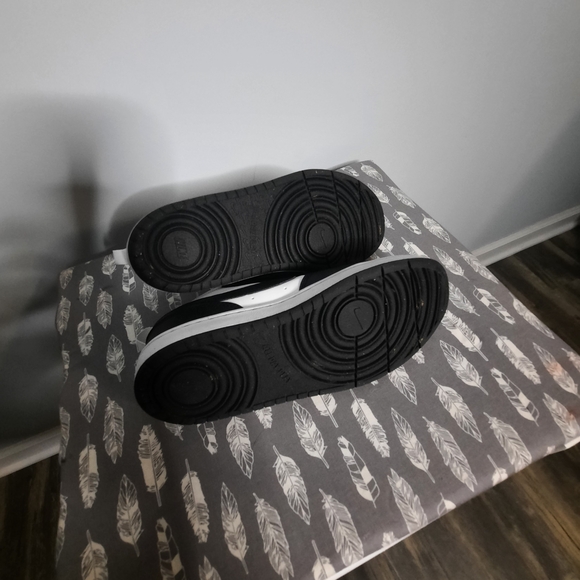 Nike Kids Black and White Panda Sneakers - Picture 4 of 5